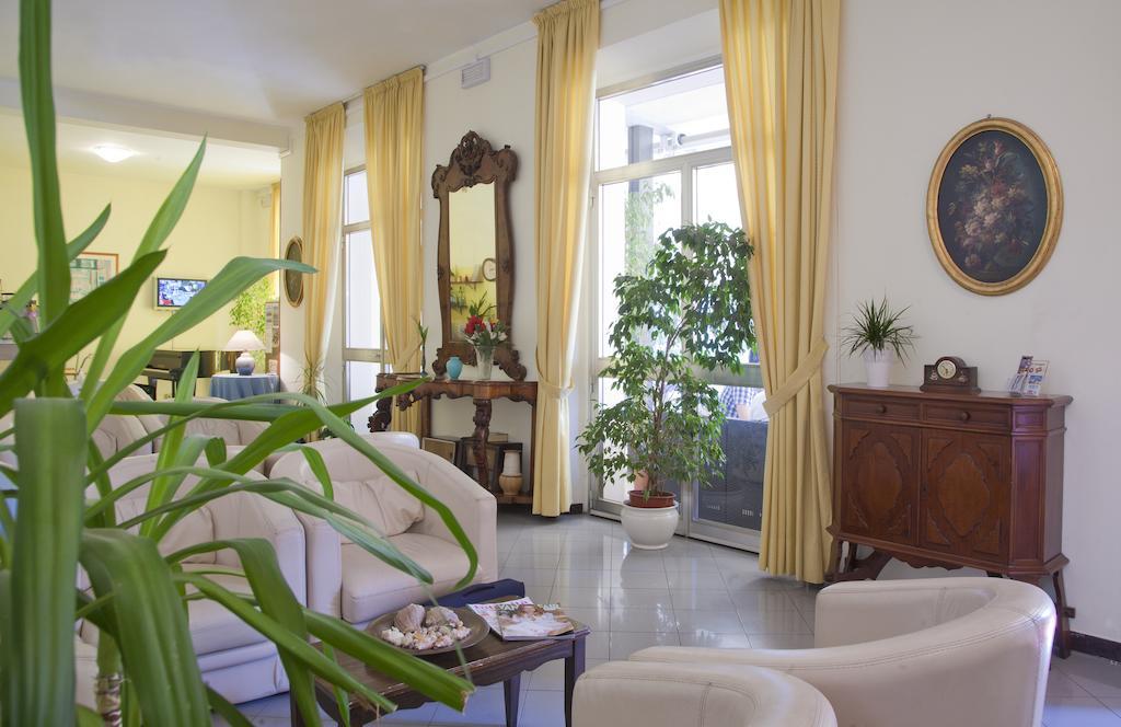 Hotel Quisisana Ріміні Екстер'єр фото