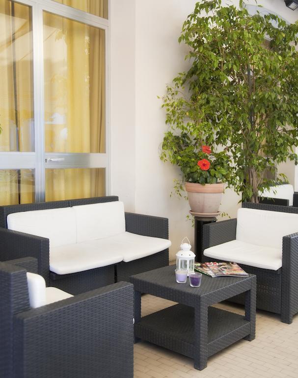 Hotel Quisisana Ріміні Екстер'єр фото